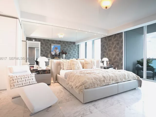 2-bedroom condo for sale in Miami - 1331 Brickell Bay Dr 1609 - MondialRealty