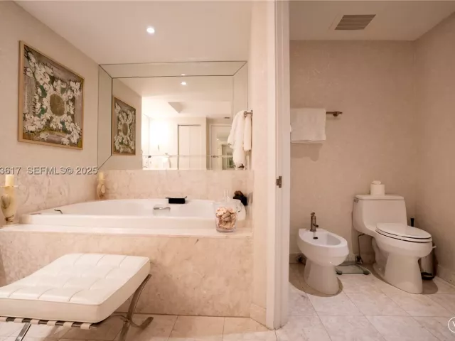 2-bedroom condo for sale in Miami - 1331 Brickell Bay Dr 1609 - MondialRealty