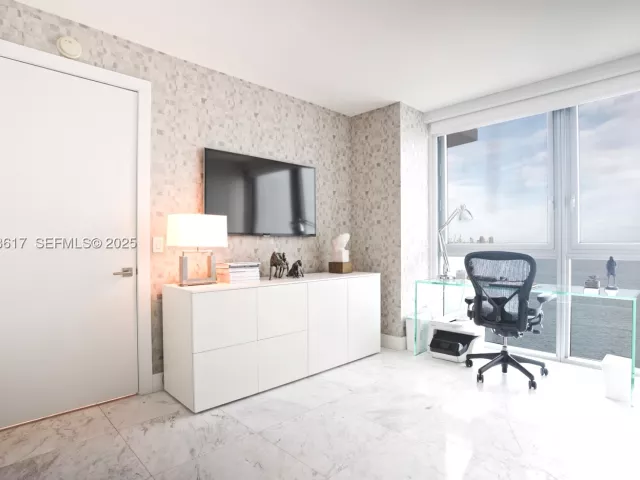2-bedroom condo for sale in Miami - 1331 Brickell Bay Dr 1609 - MondialRealty