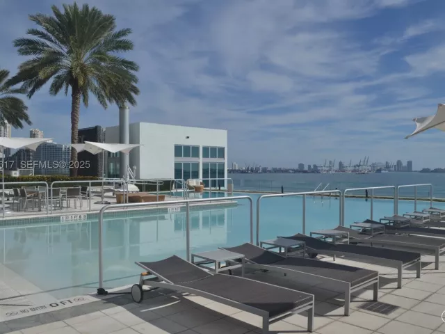 2-bedroom condo for sale in Miami - 1331 Brickell Bay Dr 1609 - MondialRealty