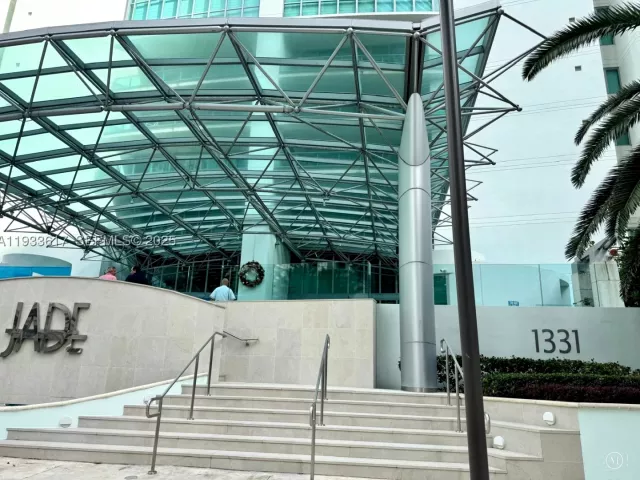 2-bedroom condo for sale in Miami - 1331 Brickell Bay Dr 1609 - MondialRealty
