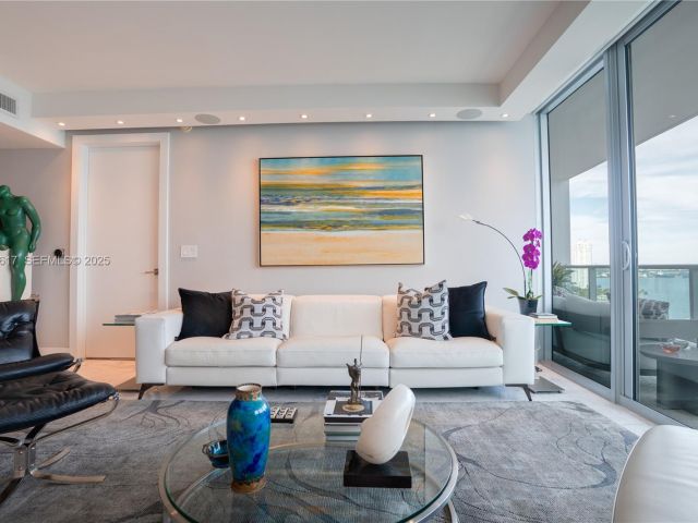 Apartment for sale  Unit #1609 - photo 6926711