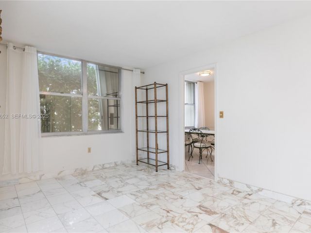 2-bedroom condo for rent in Hollywood - 2751 S Ocean Dr 208S - MondialRealty