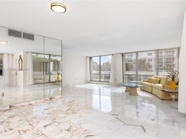 2-bedroom condo for rent in Hollywood - 2751 S Ocean Dr 208S - MondialRealty