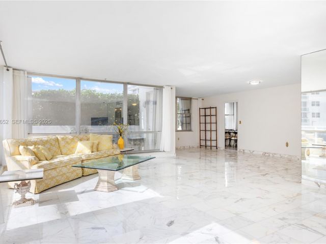 2-bedroom condo for rent in Hollywood - 2751 S Ocean Dr 208S - MondialRealty