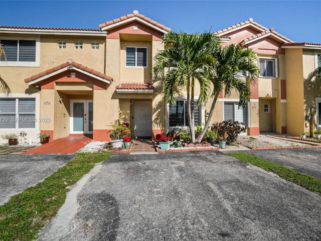 3-bedroom home for sale in Miami Gardens - 5297 NW 190th Ln - MondialRealty