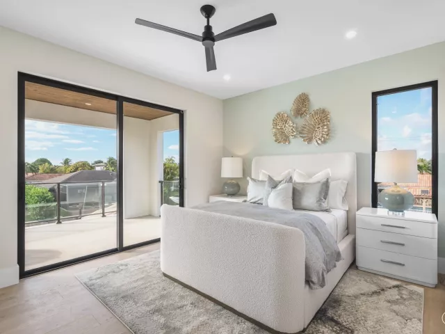 5-bedroom home for sale in Boca Raton - 728 Enfield Street - MondialRealty