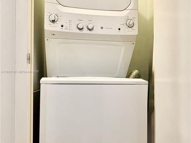 condo for sale in Miami - 1900 N Bayshore Dr 3705 - MondialRealty