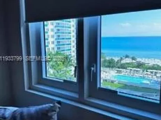 1-bedroom condo for rent in Miami Beach - 2301 Collins Ave 1025 - MondialRealty