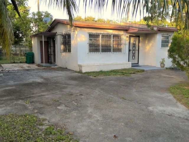 Home for rent at 3825 NW 168th Ter 0 - photo 7481215