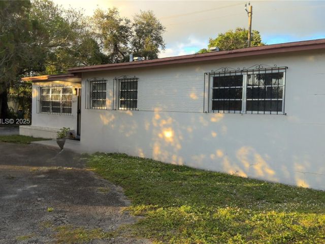 Home for rent at 3825 NW 168th Ter 0 - photo 7481216