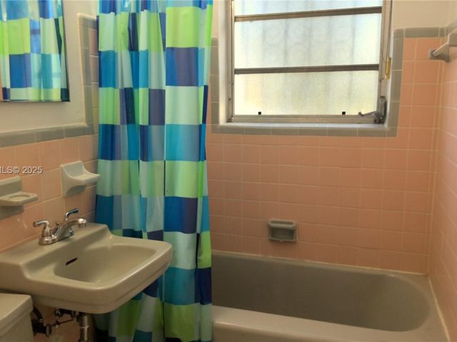 Home for rent at 3825 NW 168th Ter 0 - photo 7481228