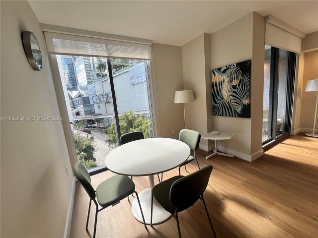 condo for rent in Miami - 31 SE 6th St 703 - MondialRealty