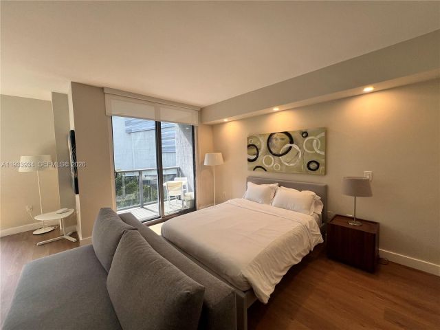 condo for rent in Miami - 31 SE 6th St 703 - MondialRealty