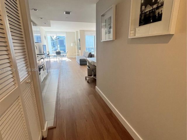 condo for rent in Miami - 31 SE 6th St 703 - MondialRealty