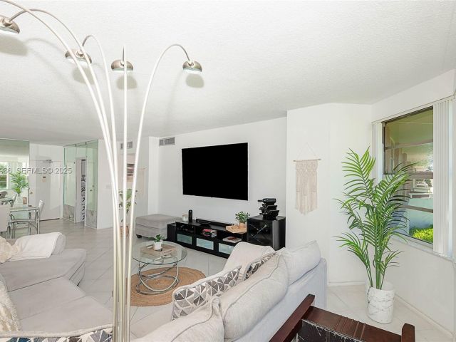 2-bedroom condo for sale in Hallandale Beach - 1965 S Ocean Dr MR - MondialRealty