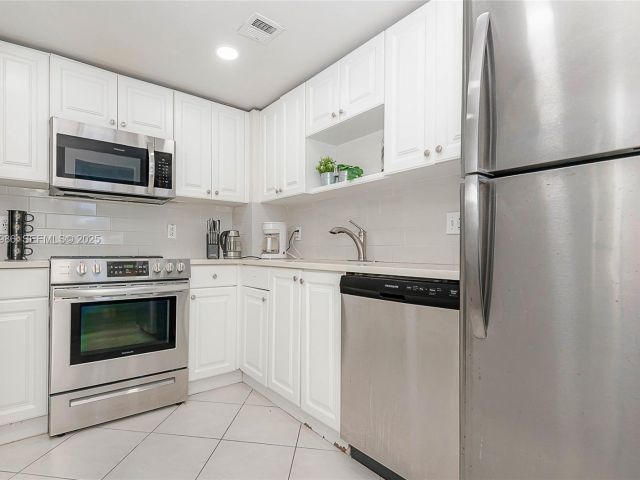 2-bedroom condo for sale in Hallandale Beach - 1965 S Ocean Dr MR - MondialRealty