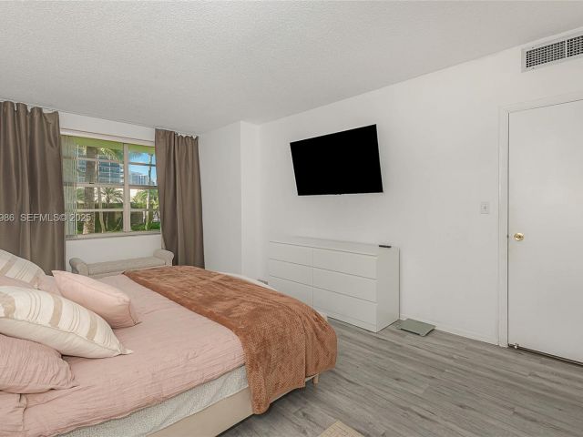 2-bedroom condo for sale in Hallandale Beach - 1965 S Ocean Dr MR - MondialRealty