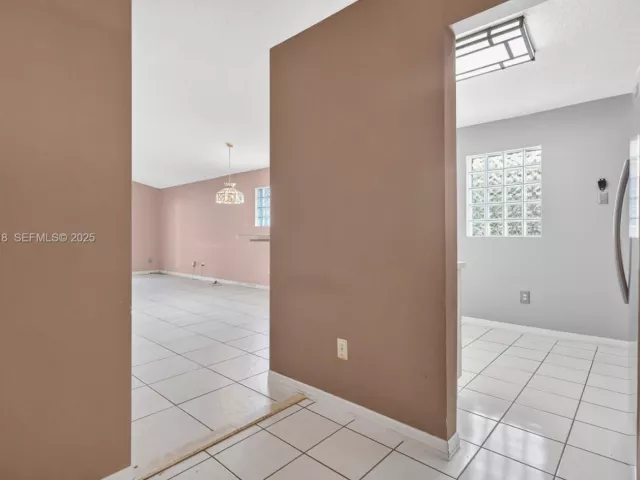 3-bedroom home for sale in Pembroke Pines - 1244 NW 171st Ave - MondialRealty