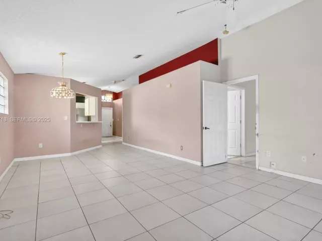 3-bedroom home for sale in Pembroke Pines - 1244 NW 171st Ave - MondialRealty
