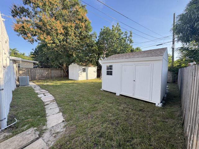 Home for rent at 508 Palmetto Street 1 - photo 6930350