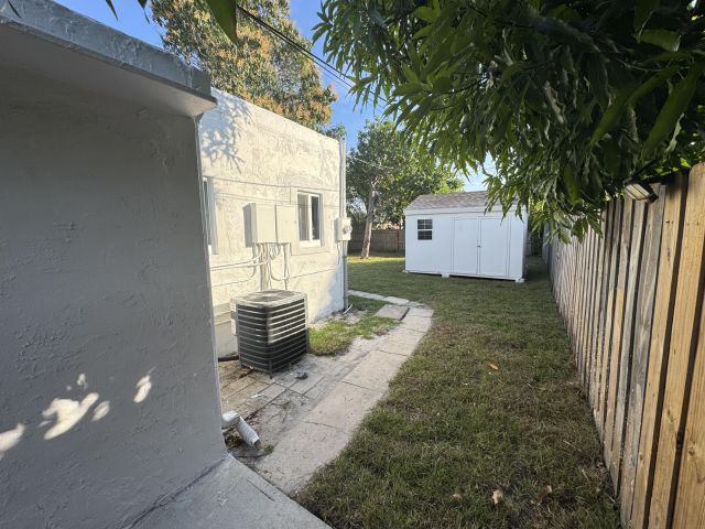 Home for rent at 508 Palmetto Street 1 - photo 6930351