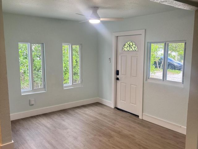 Home for rent at 508 Palmetto Street 1 - photo 6930363