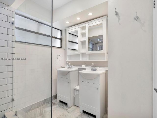 2-bedroom home for rent in Pembroke Pines - 1281 W Fairway Rd - MondialRealty