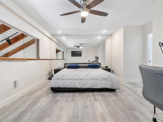 2-bedroom home for rent in Pembroke Pines - 1281 W Fairway Rd - MondialRealty