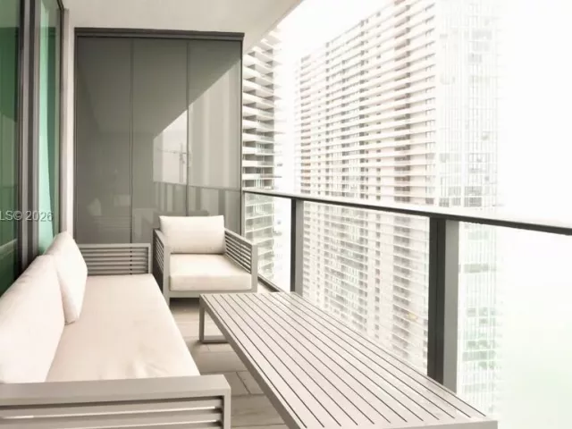 2-bedroom condo for sale in Miami - 480 NE 31st St 3404 - MondialRealty