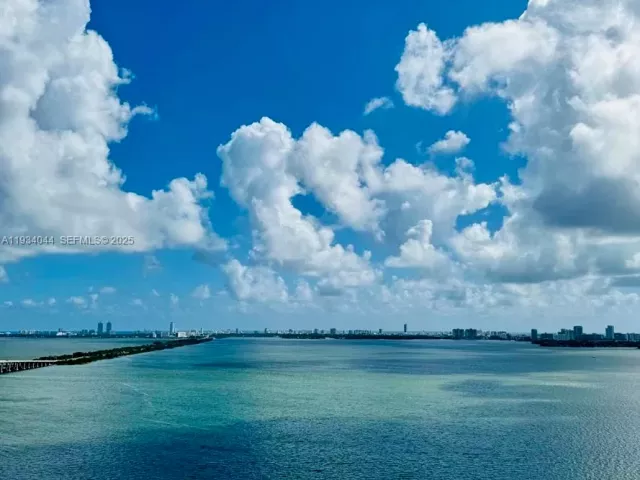 2-bedroom condo for sale in Miami - 480 NE 31st St 3405 - MondialRealty