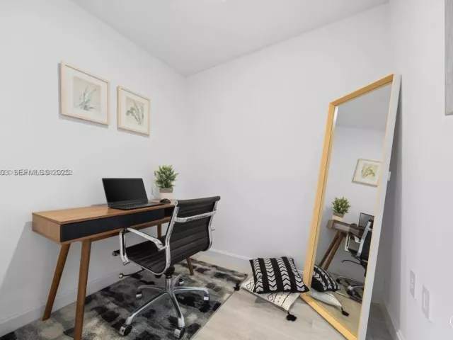 2-bedroom condo for rent in Miami - 45 SW 9th St 1403 - MondialRealty