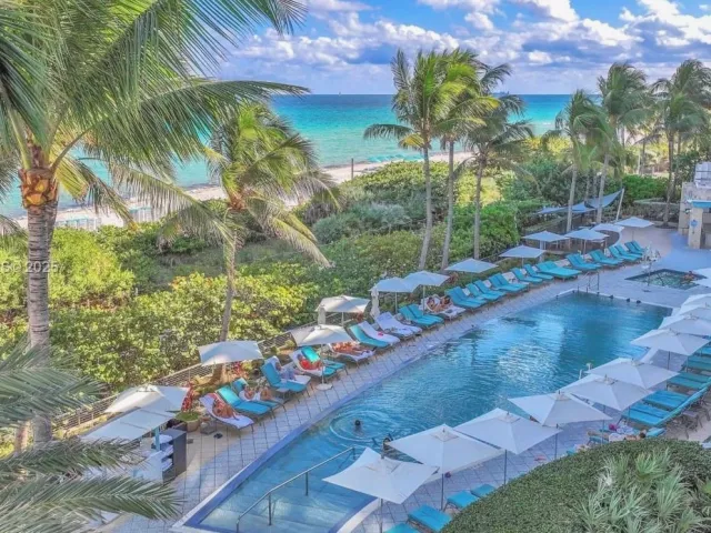 1-bedroom condo for rent in Miami Beach - 6801 Collins Ave 718 - MondialRealty