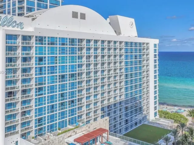 1-bedroom condo for rent in Miami Beach - 6801 Collins Ave 718 - MondialRealty