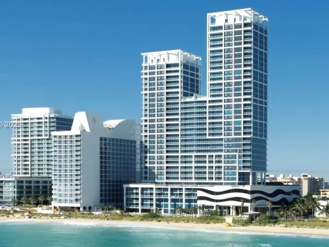 1-bedroom condo for rent in Miami Beach - 6801 Collins Ave 718 - MondialRealty