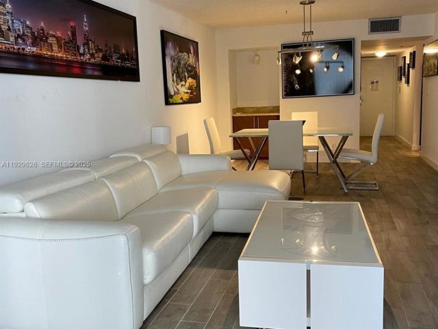 Apartment for rent  Unit #A-1842 - photo 7433792