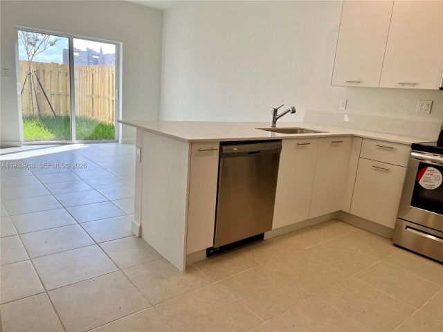 3-bedroom home for rent in Miami - 12713 NW 24th Ave - MondialRealty