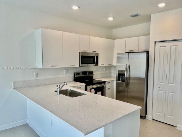 3-bedroom home for rent in Miami - 12713 NW 24th Ave - MondialRealty