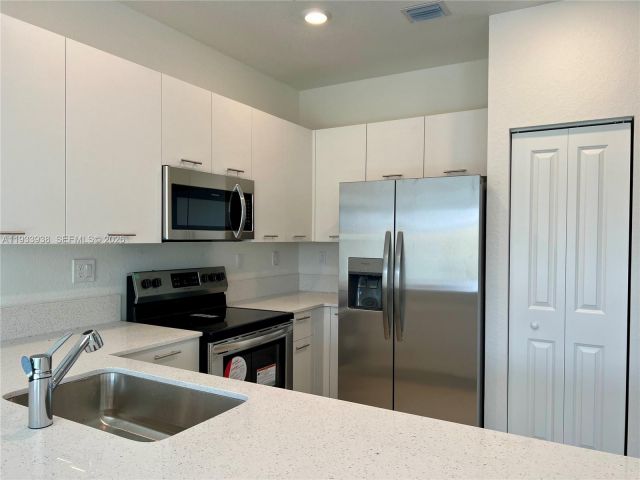 3-bedroom home for rent in Miami - 12713 NW 24th Ave - MondialRealty