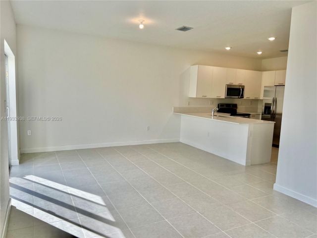 3-bedroom home for rent in Miami - 12713 NW 24th Ave - MondialRealty