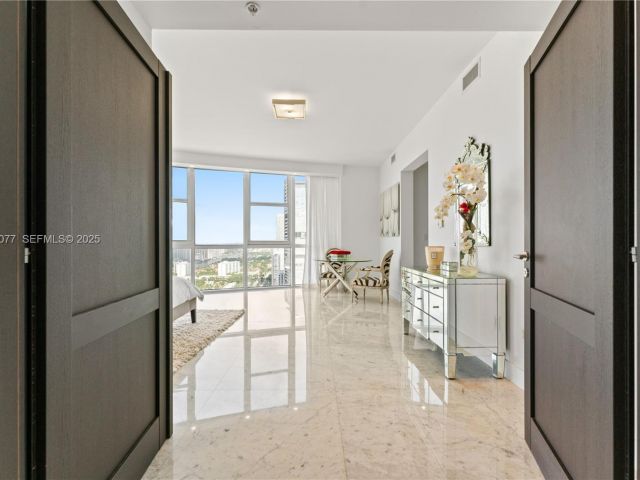 Apartment for sale  Unit #5001 - photo 6923351