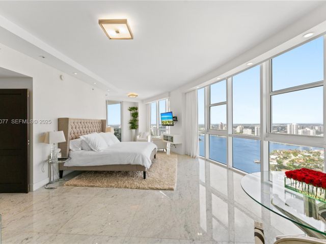 Apartment for sale  Unit #5001 - photo 6923352