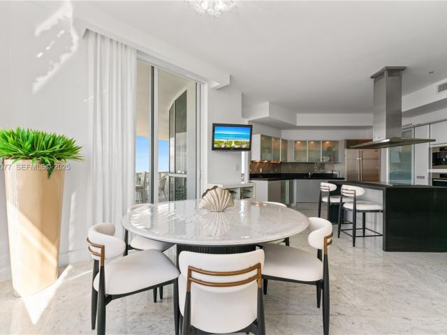 Apartment for sale  Unit #5001 - photo 6923353