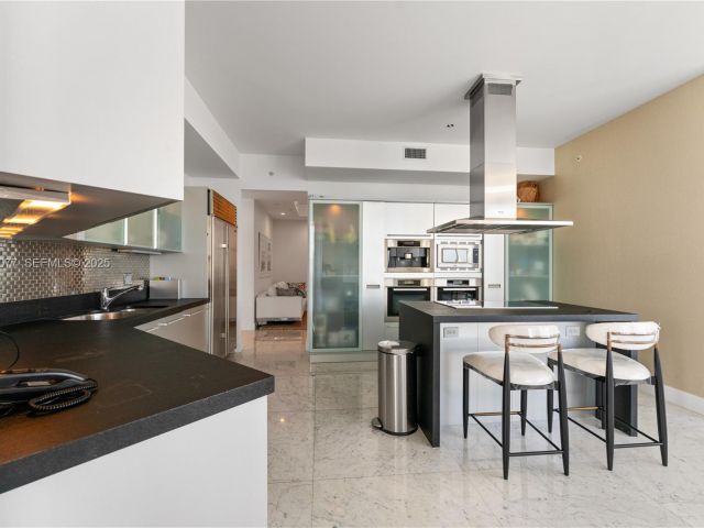 Apartment for sale  Unit #5001 - photo 6923355