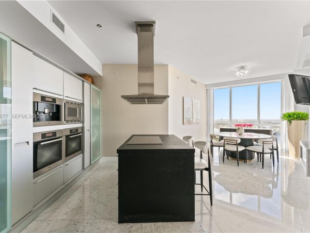 Apartment for sale  Unit #5001 - photo 6923356