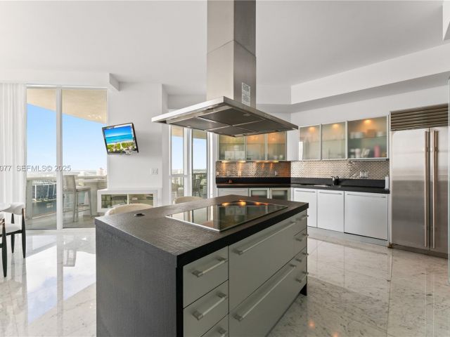 Apartment for sale  Unit #5001 - photo 6923357