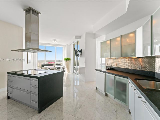 Apartment for sale  Unit #5001 - photo 6923358