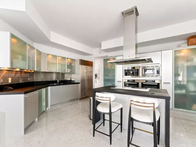3-bedroom condo for sale in Sunny Isles Beach - 18201 Collins Ave 5001 - MondialRealty