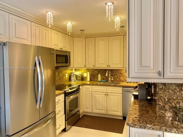 Apartment for sale  Unit #3C - photo 7430382