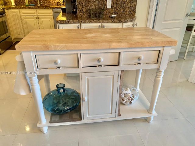 Apartment for sale  Unit #3C - photo 7430390